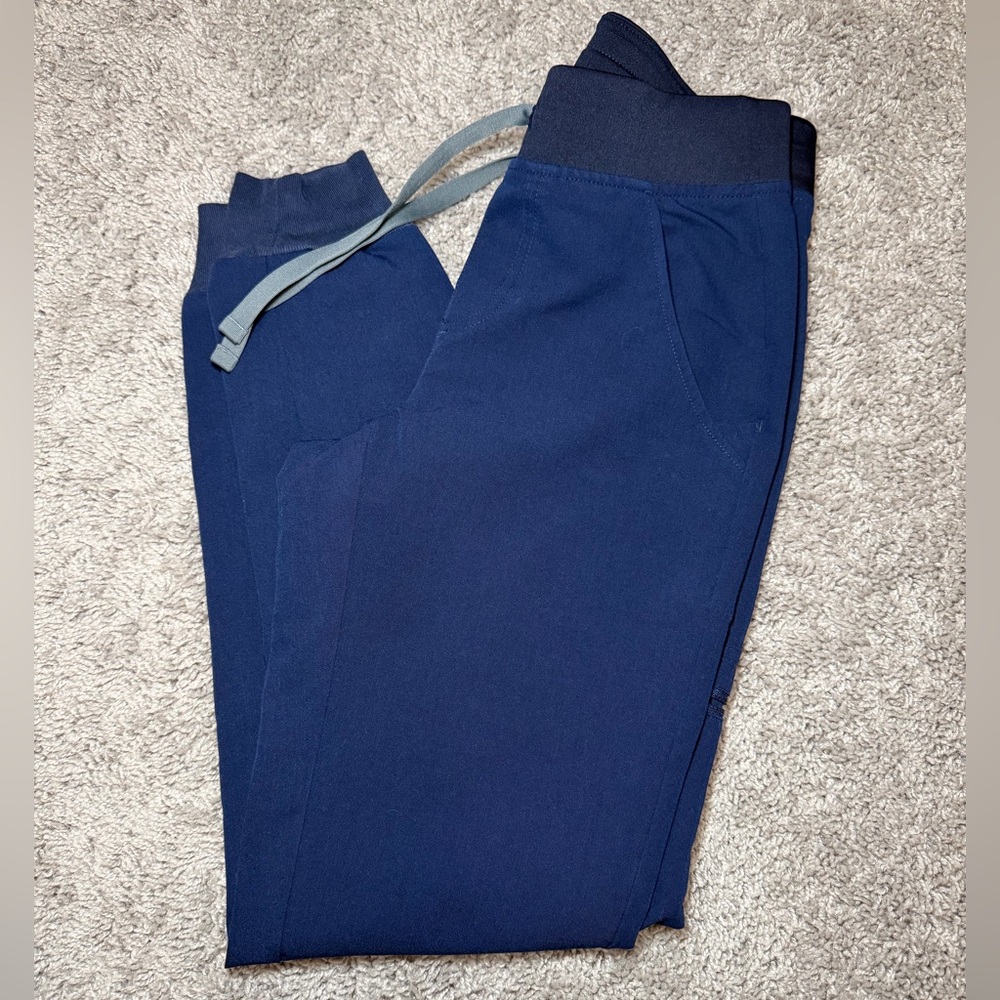 Figs Women’s Navy Zamora‎ Scrub Pants